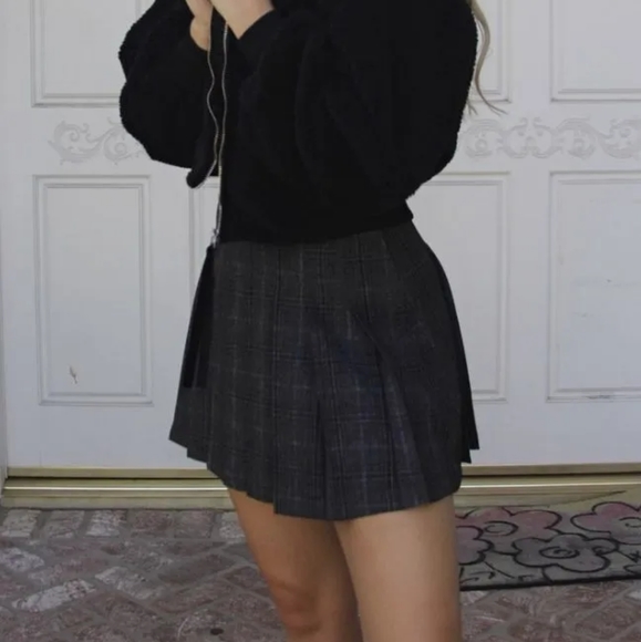 Grey High Waisted Pleated plaid mini skirt M - Picture 7 of 7